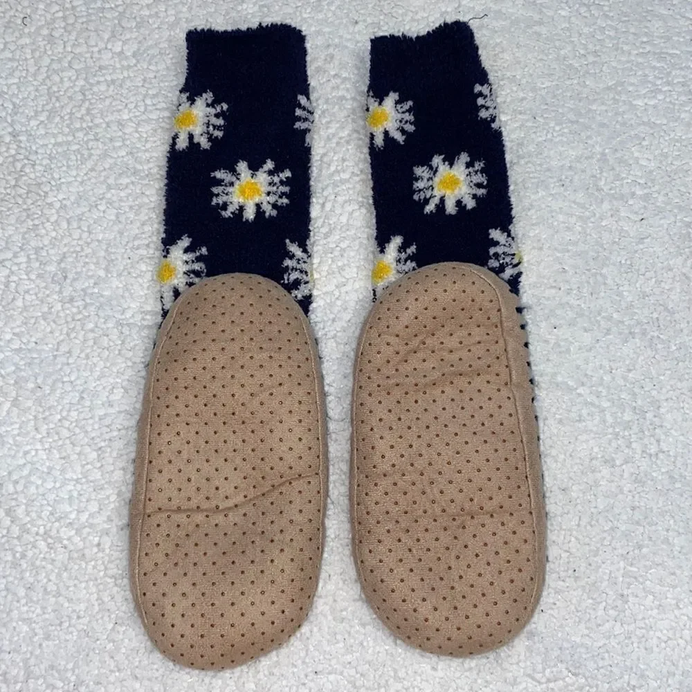 Old Navy Girls Printed Slippers Sock(Size Medium)